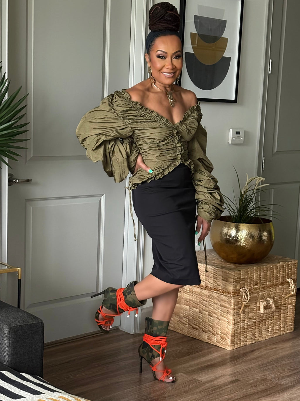 THE OLIVE ALLURE STATEMENT BLOUSE