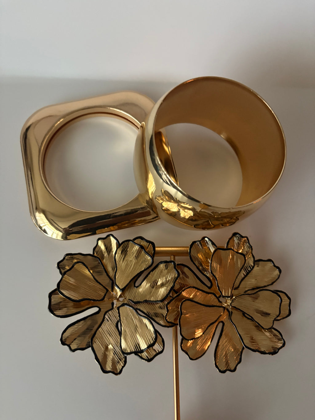 GOLD FLOWER EARRING SET
