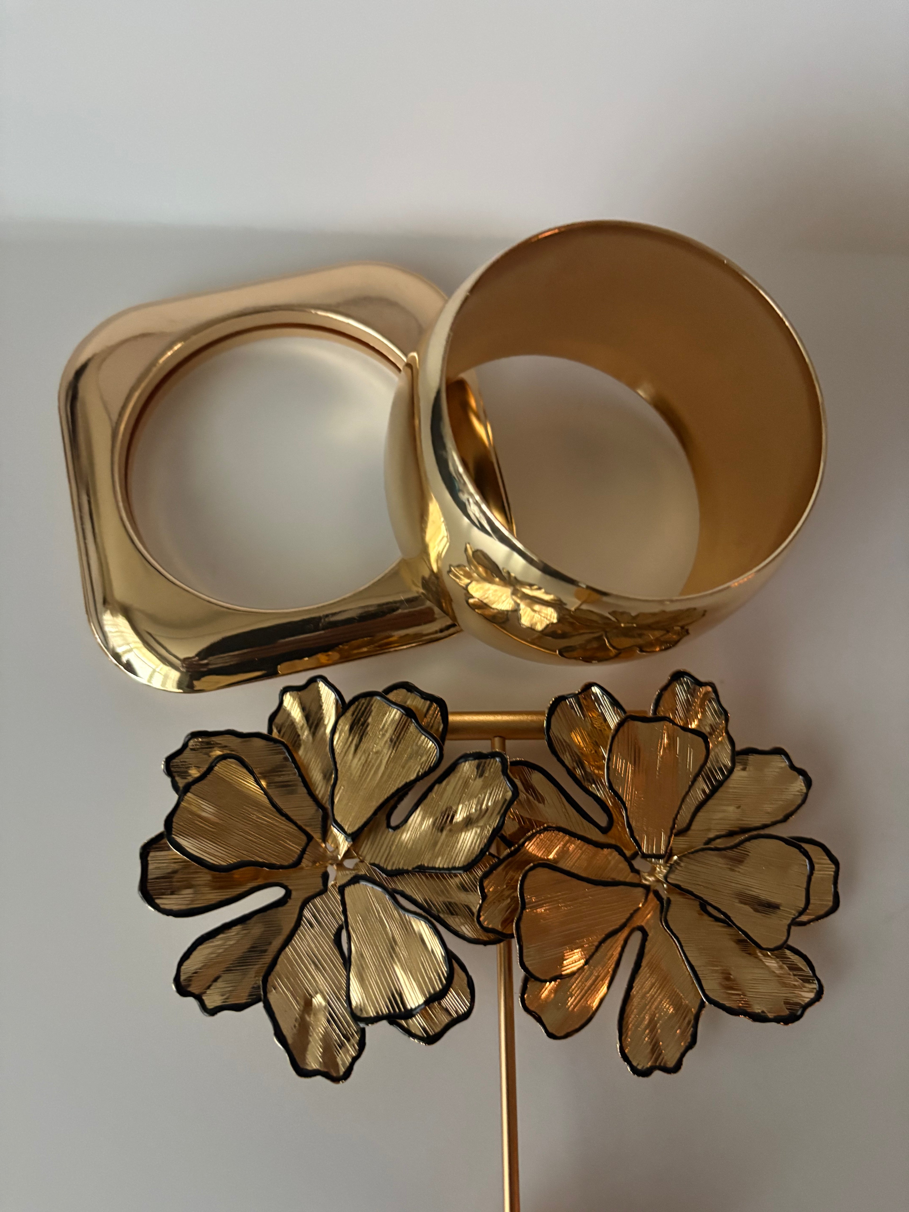 GOLD FLOWER EARRING SET