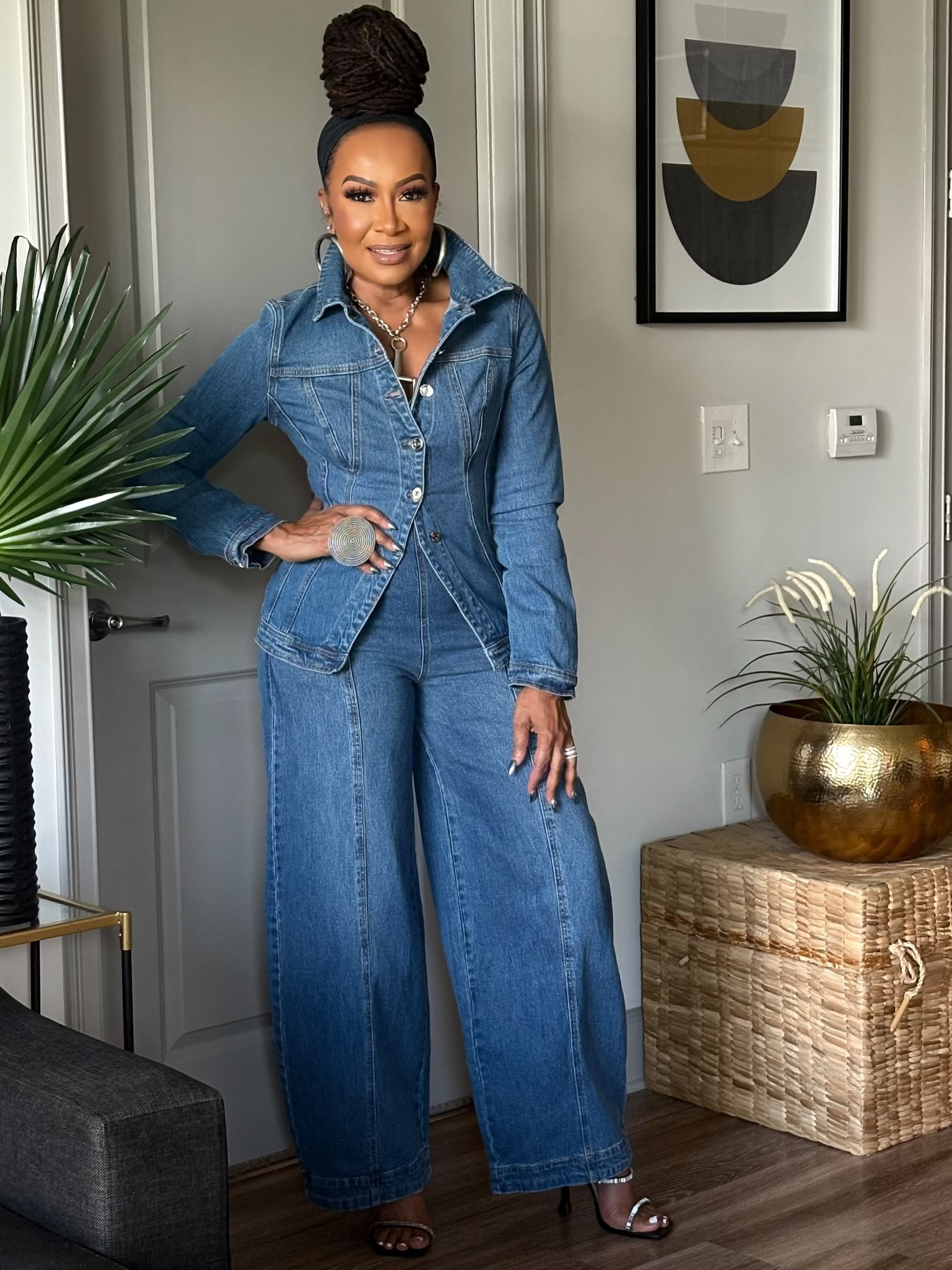 THE SCULPTED MEDIUM WASH DENIM JACKET
