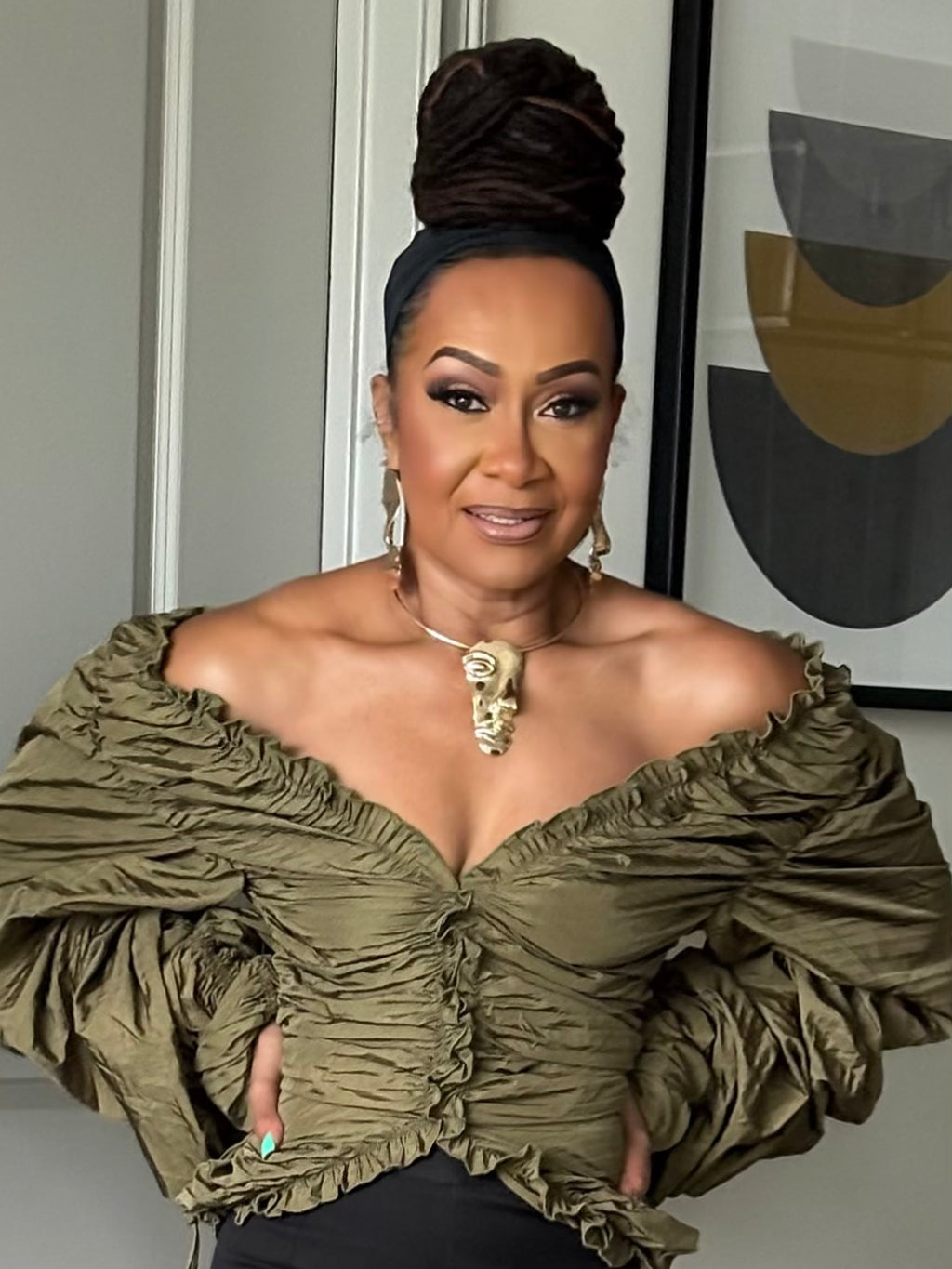 THE OLIVE ALLURE STATEMENT BLOUSE