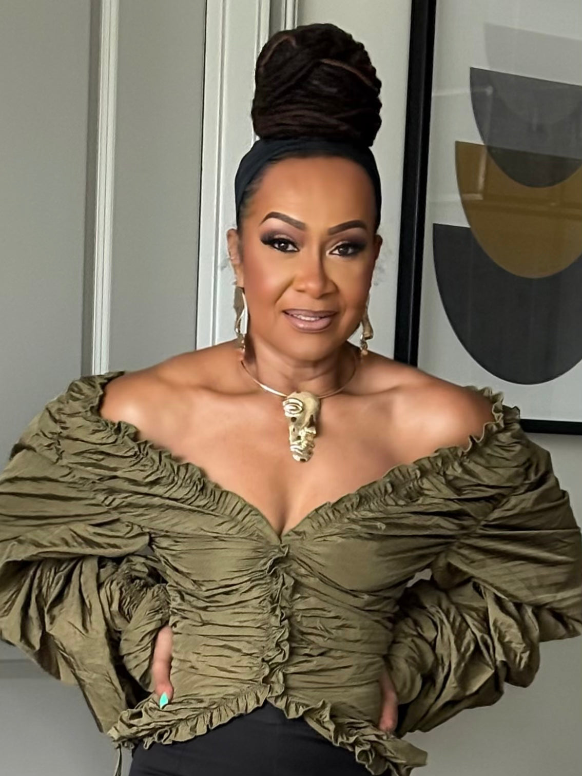 THE OLIVE ALLURE STATEMENT BLOUSE