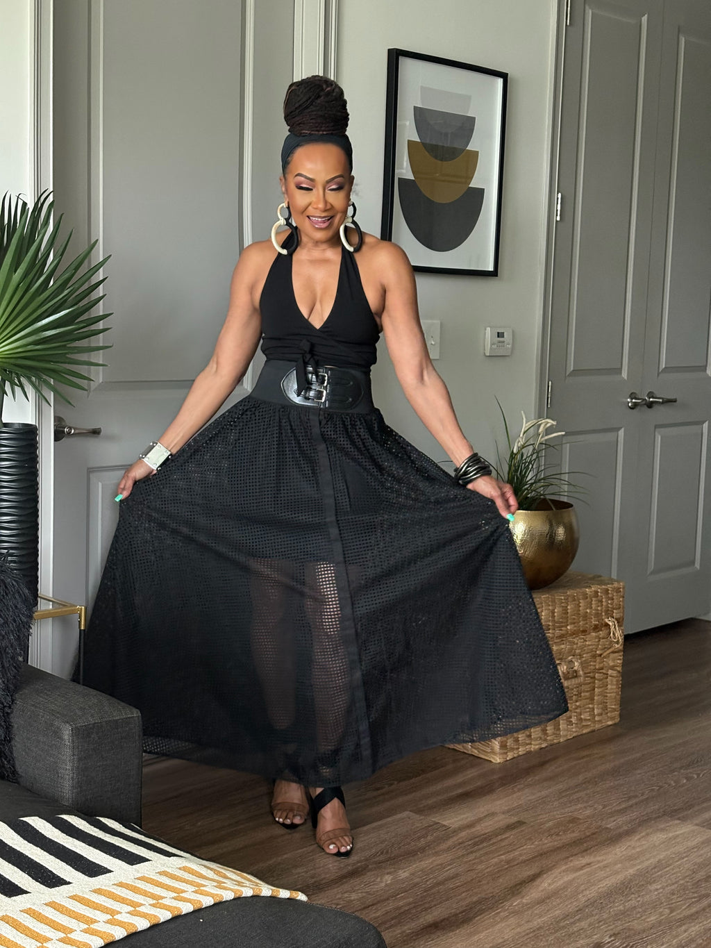 THE MAJESTY POWER MESH SKIRT