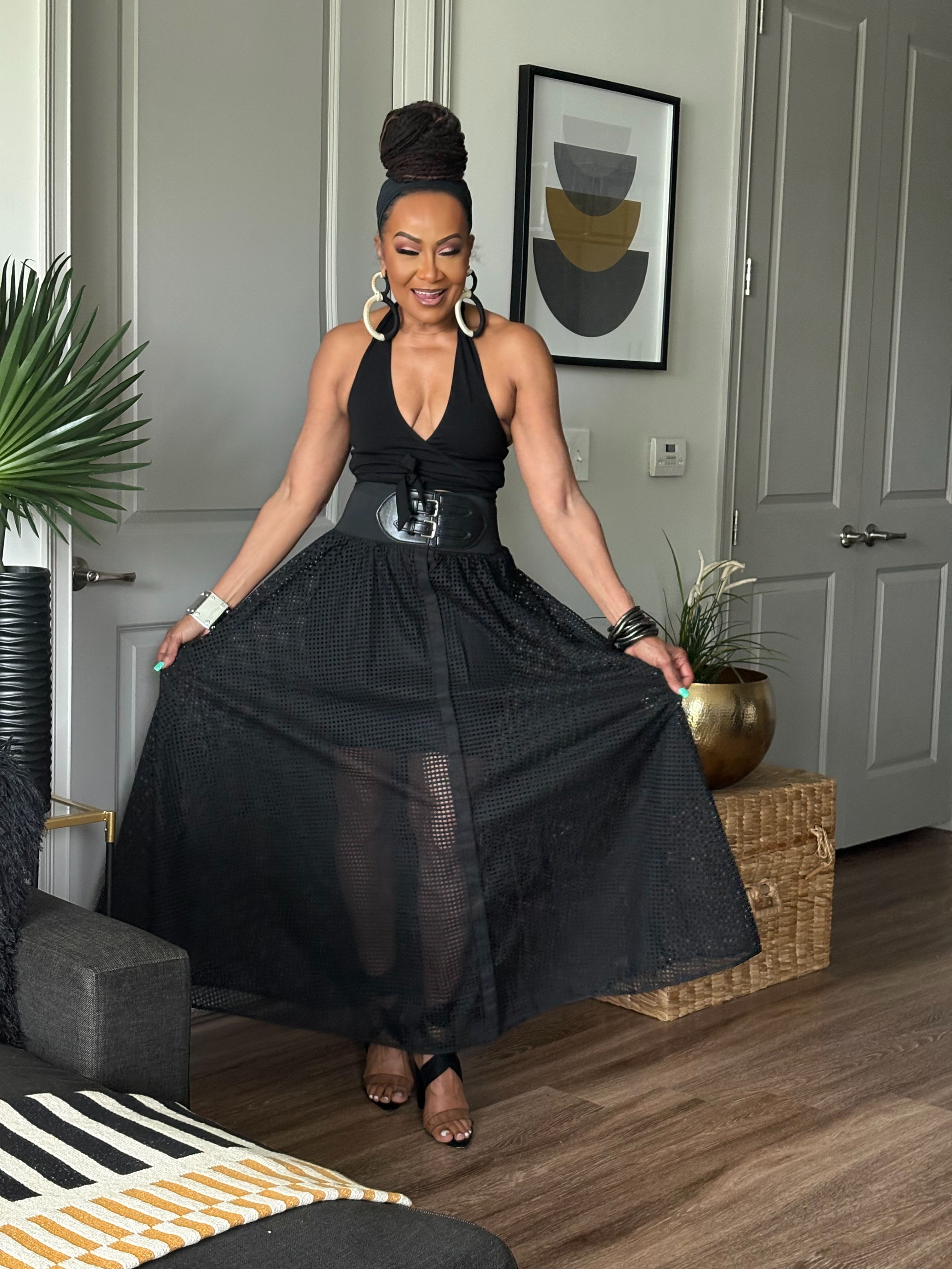 THE MAJESTY POWER MESH SKIRT