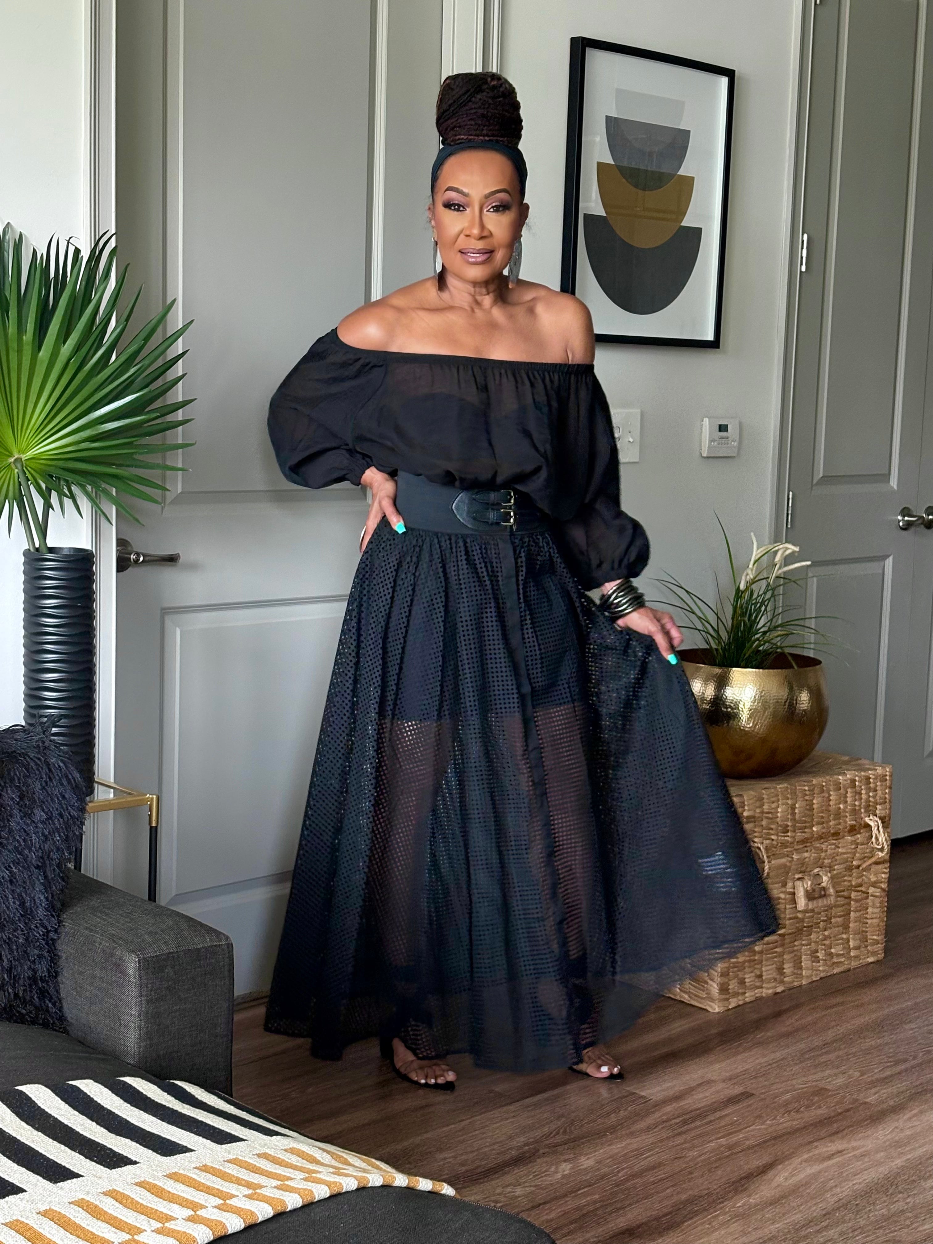 THE MAJESTY POWER MESH SKIRT