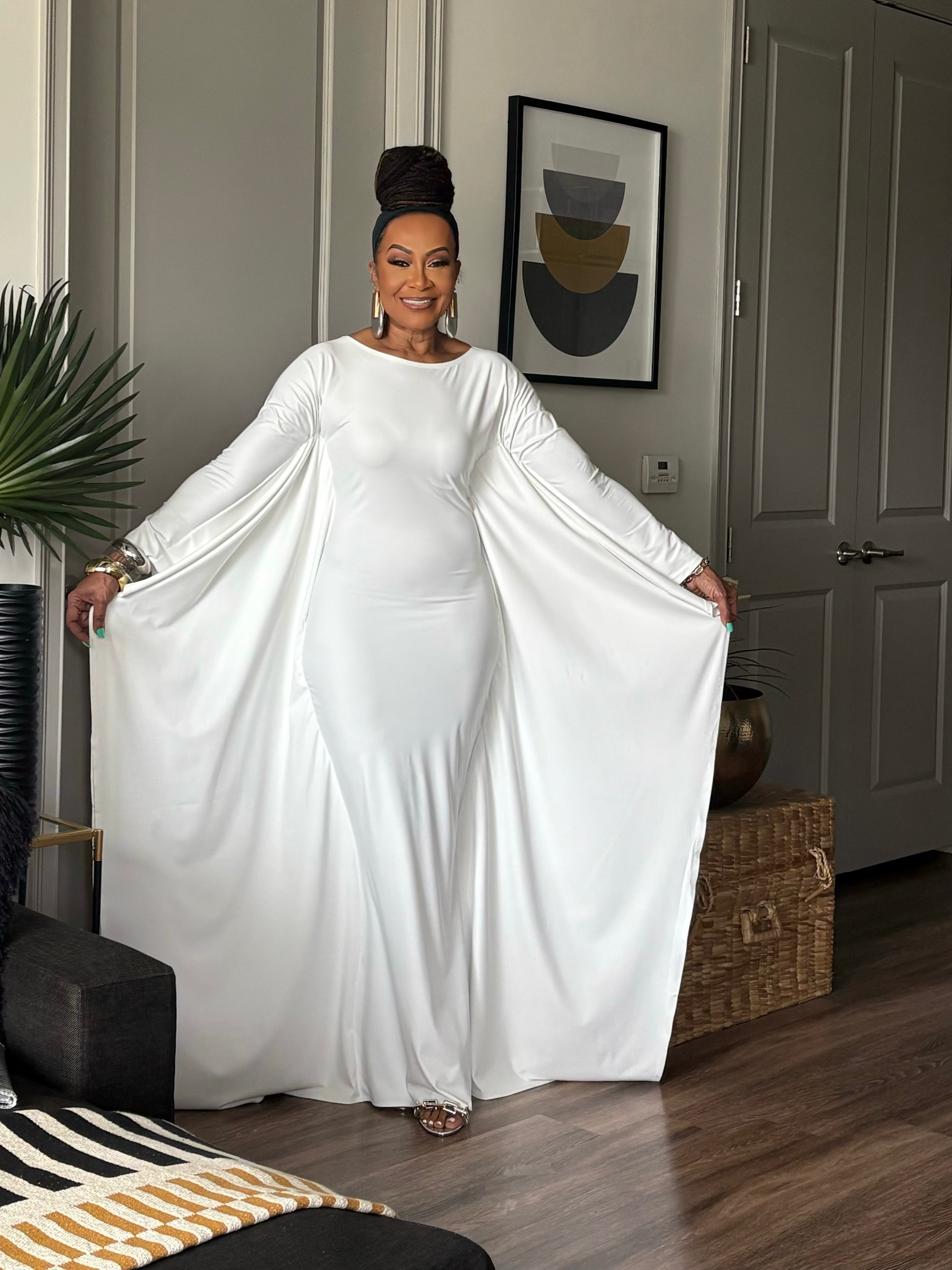 WHITE MAJESTY GOWN