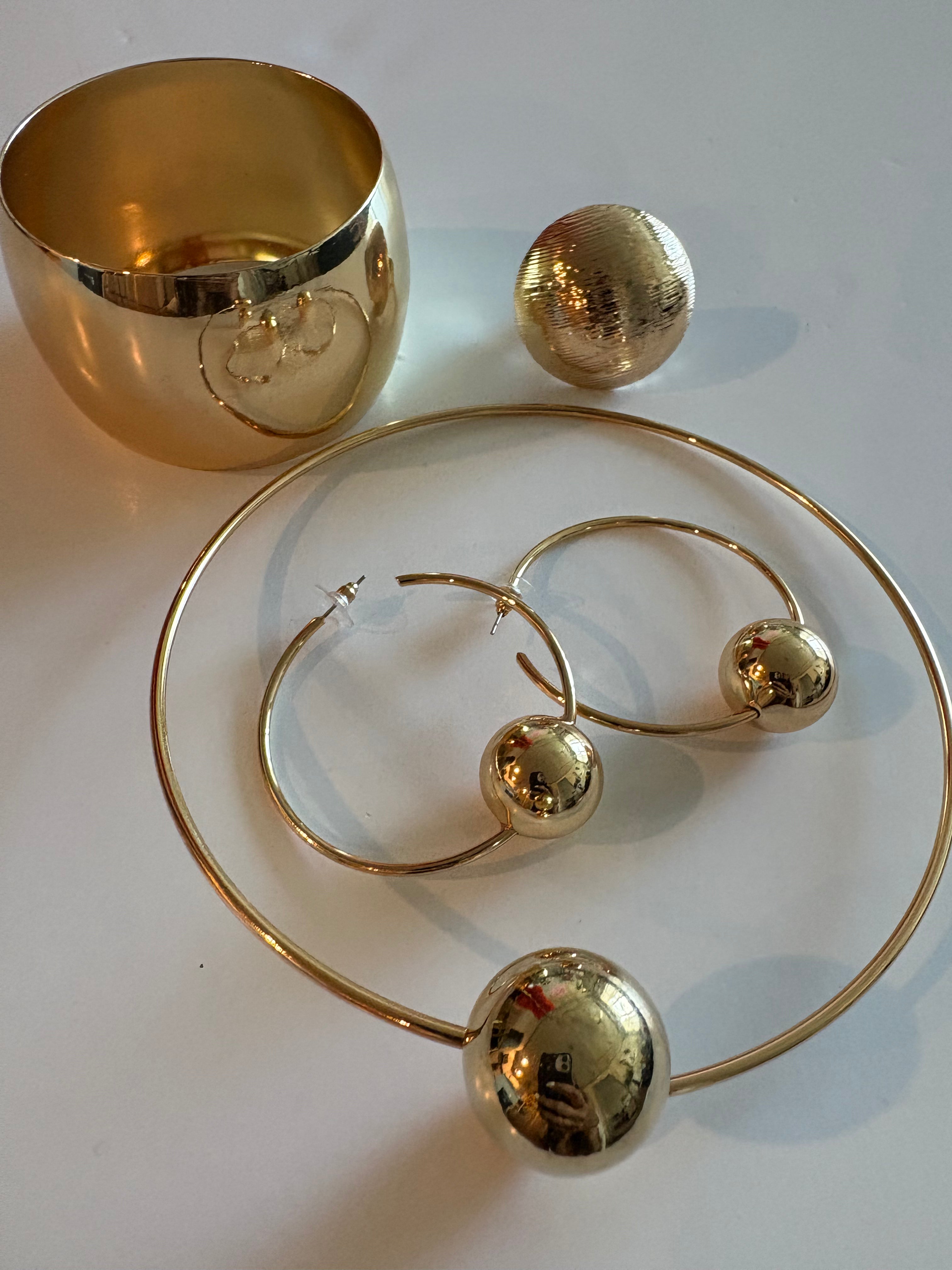 RUNNING CIRCLES AROUND YOU GOLD JEWELRY SET